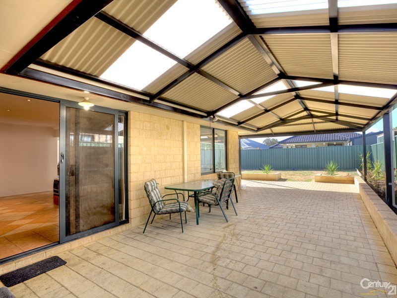 37 Excalibur Chase, Wattle Grove WA 6107