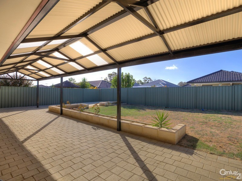 37 Excalibur Chase, Wattle Grove WA 6107