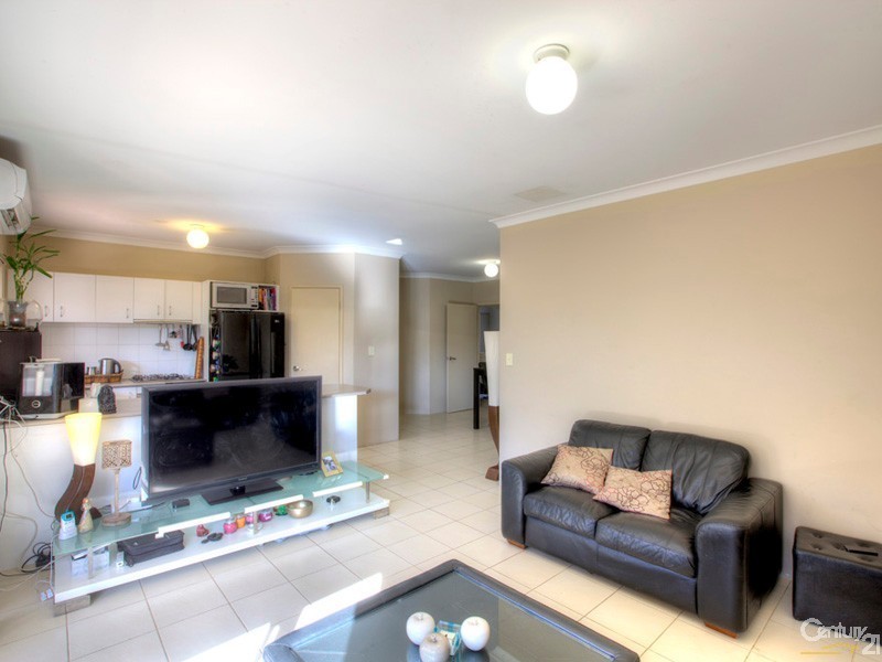 4/40 Mica Mews, Wattle Grove WA 6107
