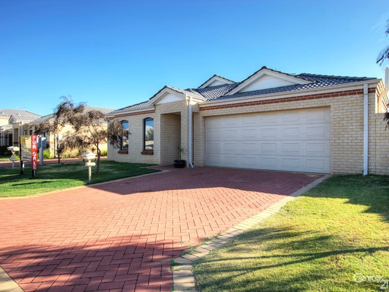 4/40 Mica Mews, Wattle Grove WA 6107