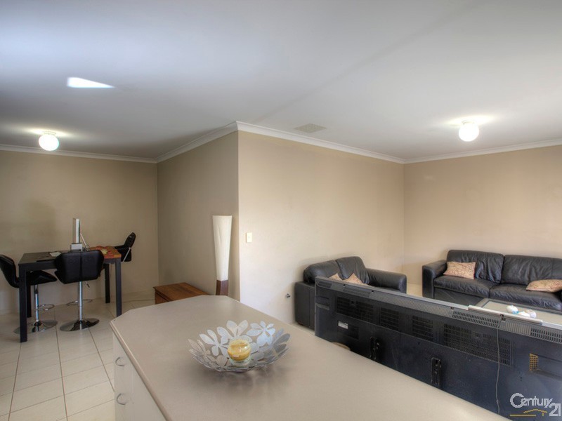 4/40 Mica Mews, Wattle Grove WA 6107