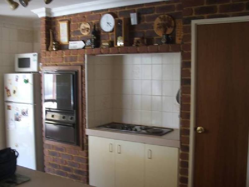 4 Leith Place, High Wycombe WA 6057