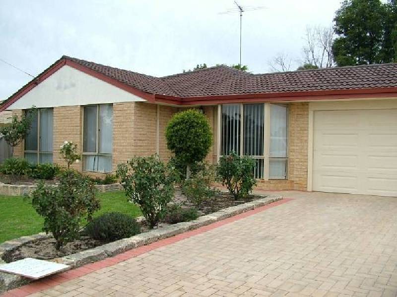 31 Henderson Drive, Seville Grove WA 6112