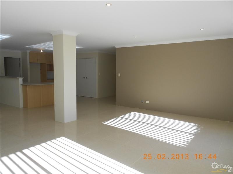 45 Boyle Avenue, Rockingham WA 6168