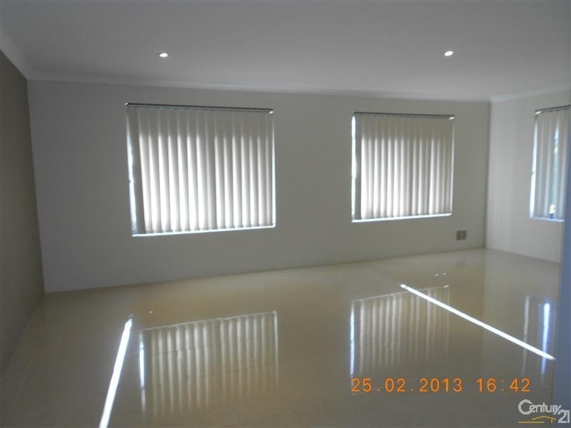 45 Boyle Avenue, Rockingham WA 6168