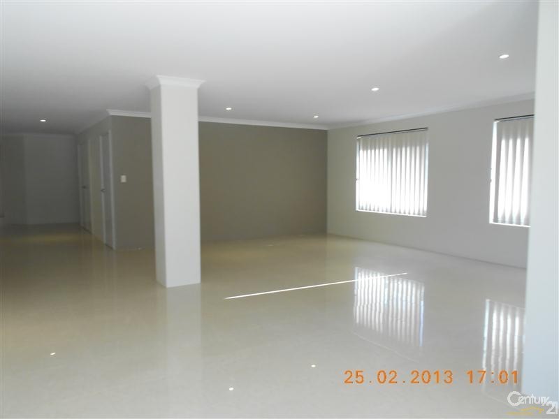 45 Boyle Avenue, Rockingham WA 6168