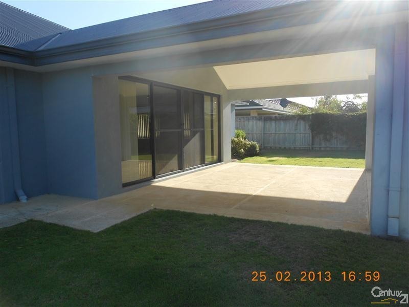45 Boyle Avenue, Rockingham WA 6168