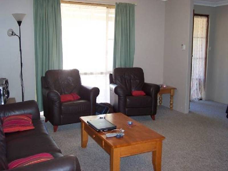 16 Nutcher Way, Parmelia WA 6167