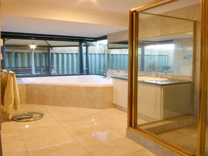 21 Carlingford Drive, Port Kennedy WA 6172