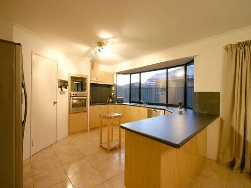 21 Carlingford Drive, Port Kennedy WA 6172