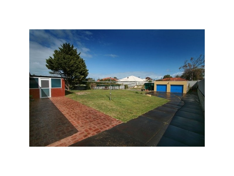 33 Carlisle Street, Shoalwater WA 6169