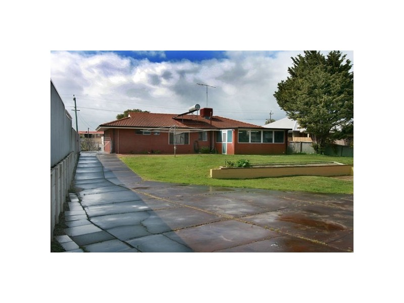 33 Carlisle Street, Shoalwater WA 6169