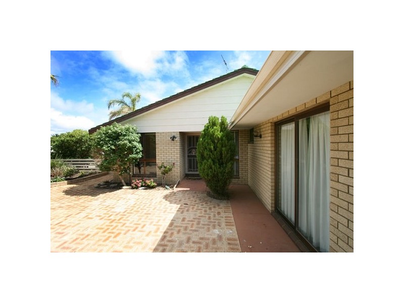 16 Ernest Street, Safety Bay WA 6169