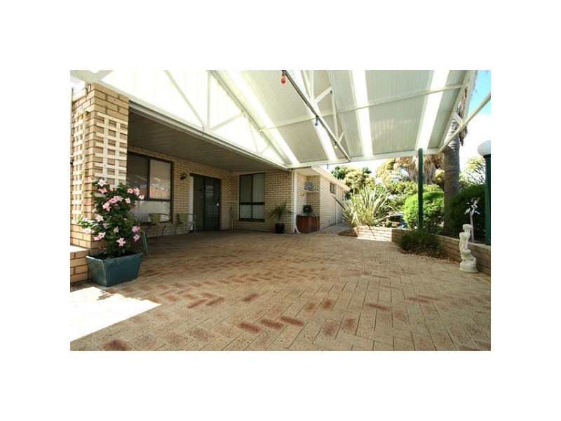 16 Ernest Street, Safety Bay WA 6169