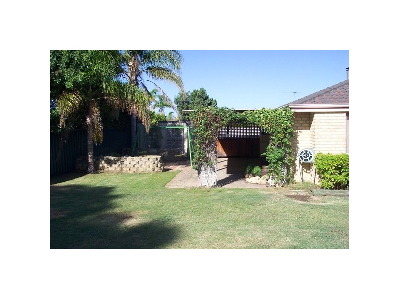 8 St Lucia Close, Safety Bay WA 6169