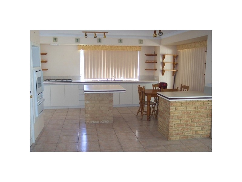 8 St Lucia Close, Safety Bay WA 6169