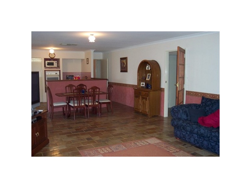 18 Shaw Mews, Leda WA 6170