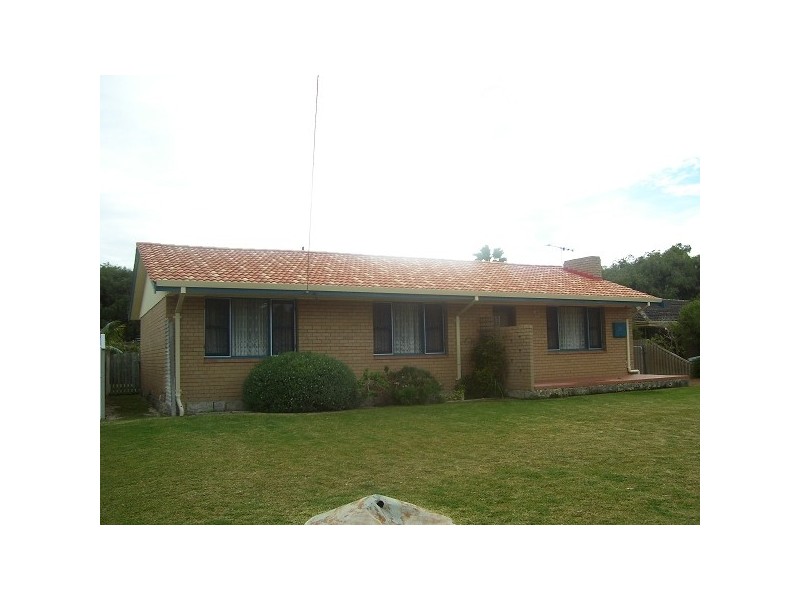 38 Lake Street, Rockingham WA 6168