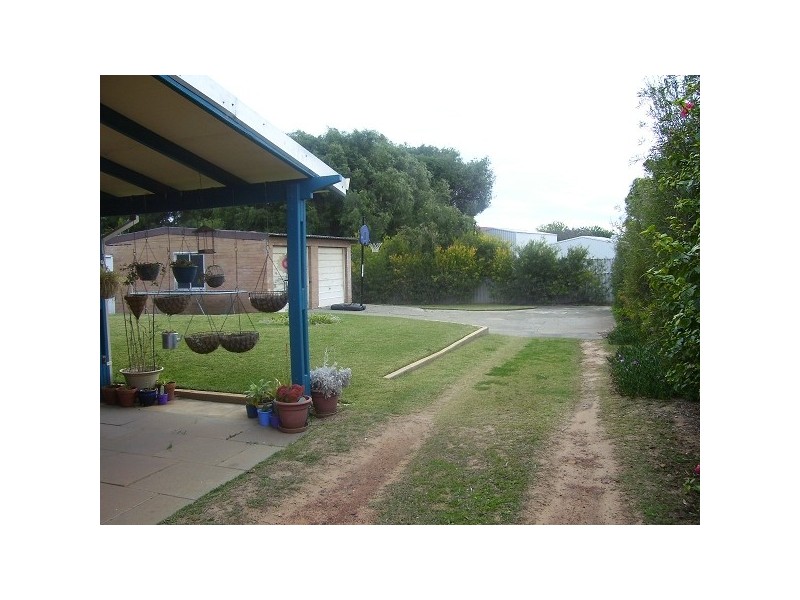 38 Lake Street, Rockingham WA 6168