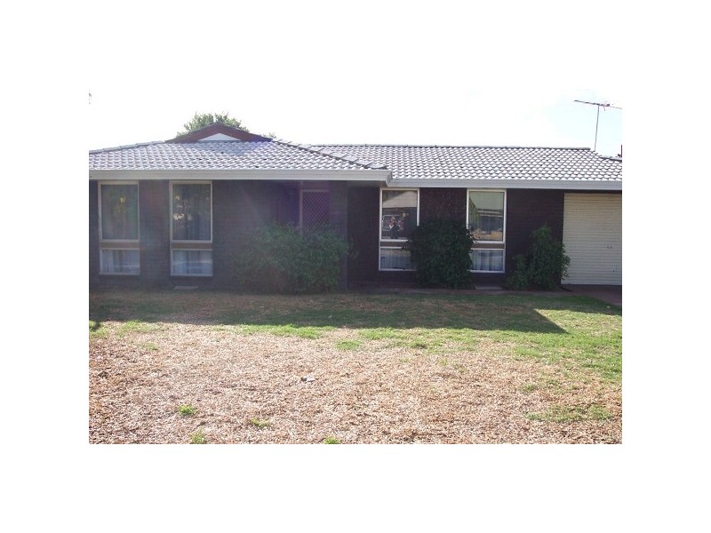 8 Fruin Court, Warnbro WA 6169