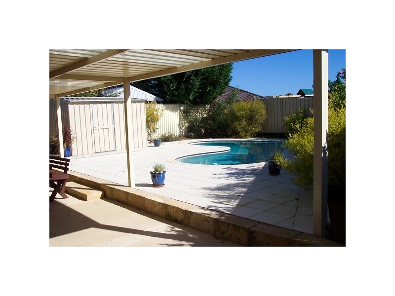 10 Brookville Circle, Secret Harbour WA 6173