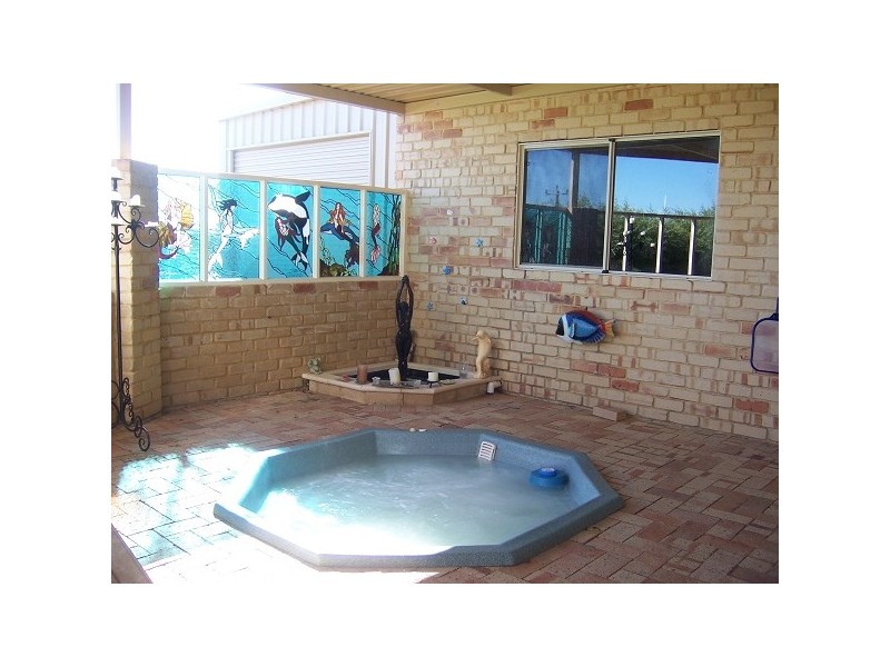 5 Warrie Street, Golden Bay WA 6174