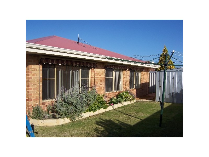 16 Nightingale Way, Warnbro WA 6169
