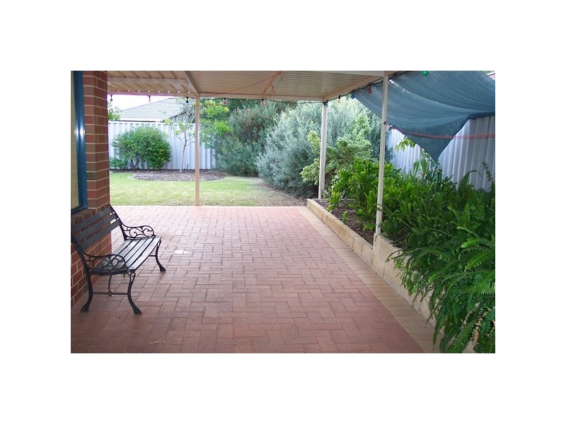 7 Caranja Court, Warnbro WA 6169