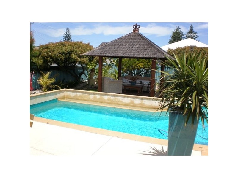 137 Penguin Road, Safety Bay WA 6169