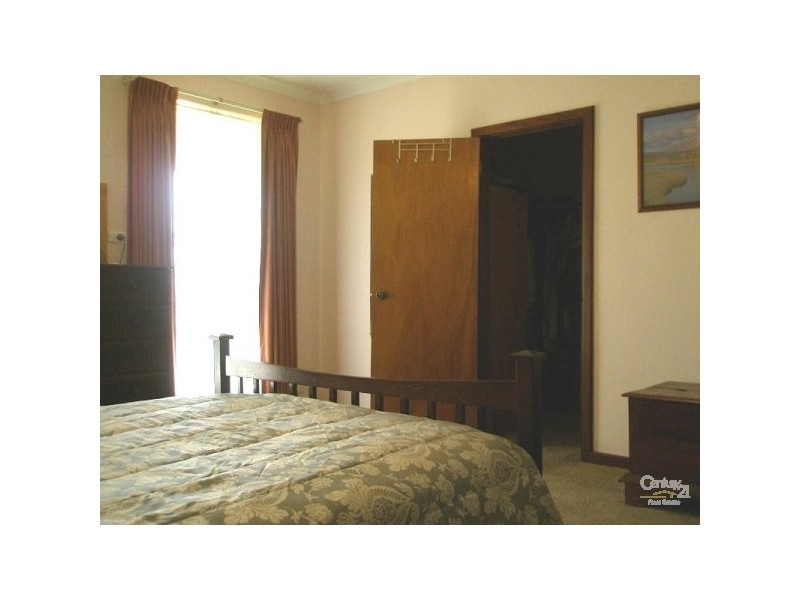 33 Leeder Street, Safety Bay WA 6169