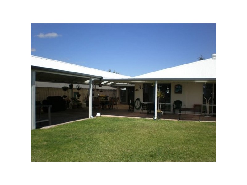 4 Napa Close, Warnbro WA 6169