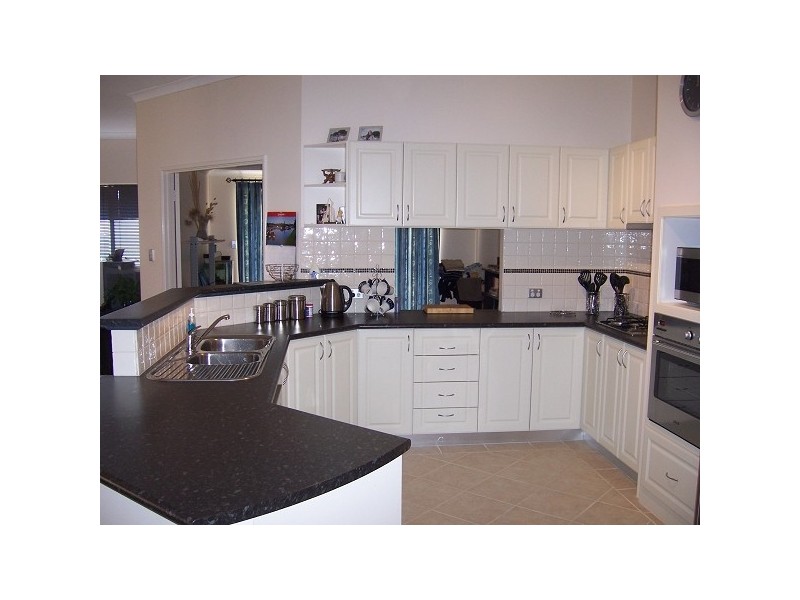 42 Morfontaine Parade, Port Kennedy WA 6172