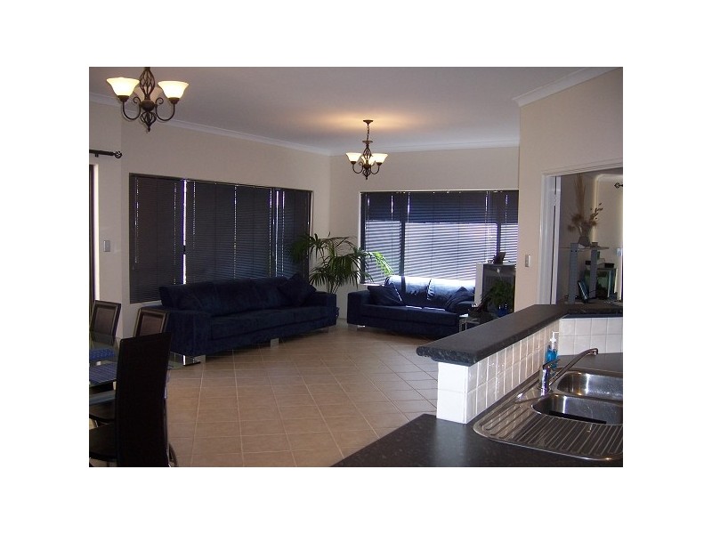 42 Morfontaine Parade, Port Kennedy WA 6172