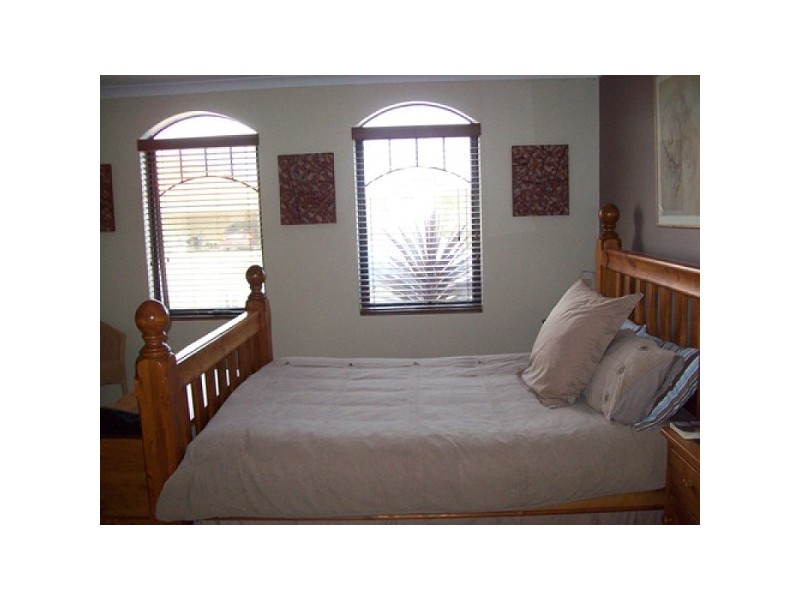 11 Freeling Road, Port Kennedy WA 6172