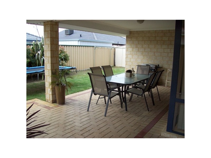 11 Freeling Road, Port Kennedy WA 6172