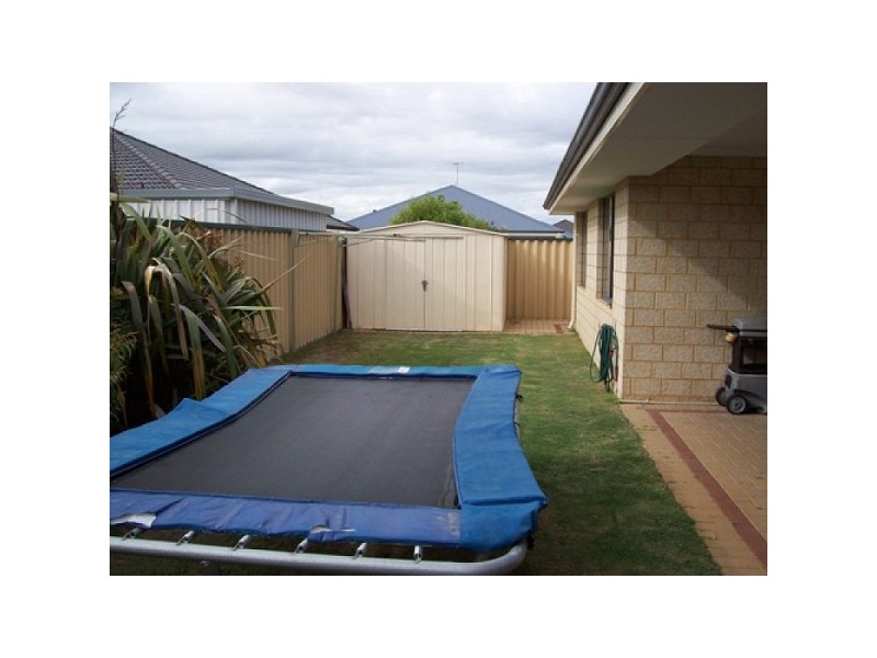 11 Freeling Road, Port Kennedy WA 6172