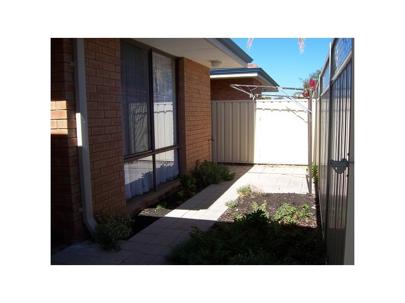 6/82 Kent Street, Rockingham WA 6168