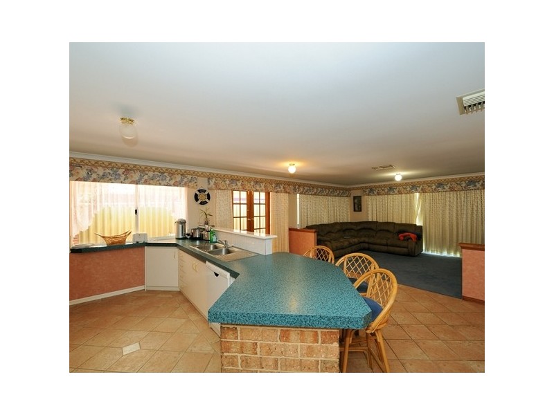 46 La Manche Avenue, Port Kennedy WA 6172