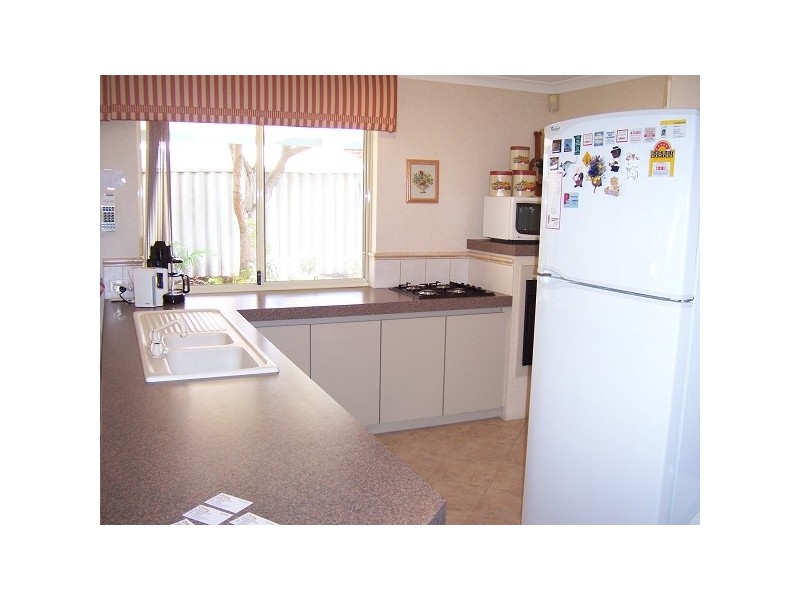 16 Nottingham Parkway, Orelia WA 6167