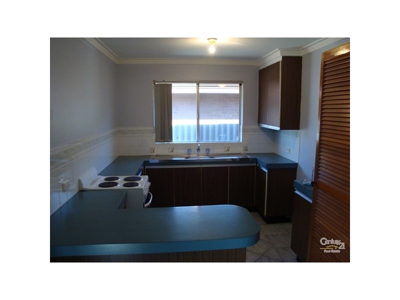 30 Arkwell Avenue, Rockingham WA 6168