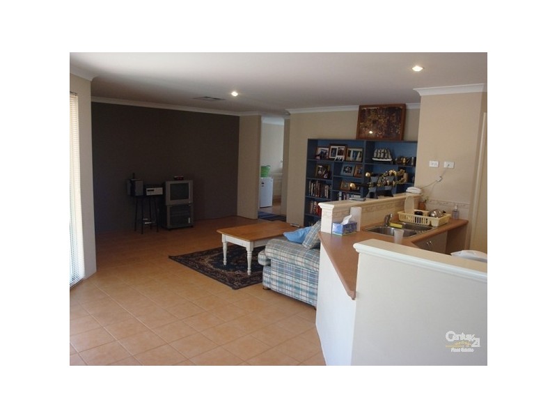 21 Valheru Avenue, Rockingham WA 6168