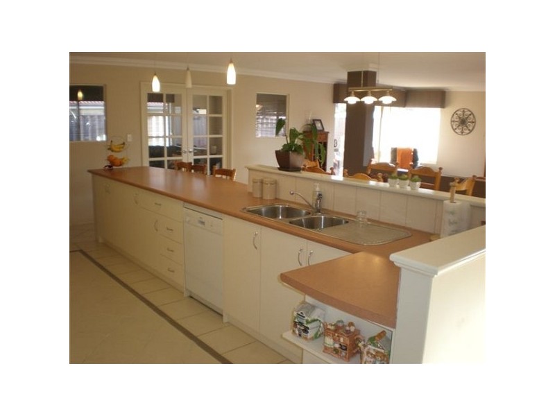 52 Hennessy Way, Rockingham WA 6168