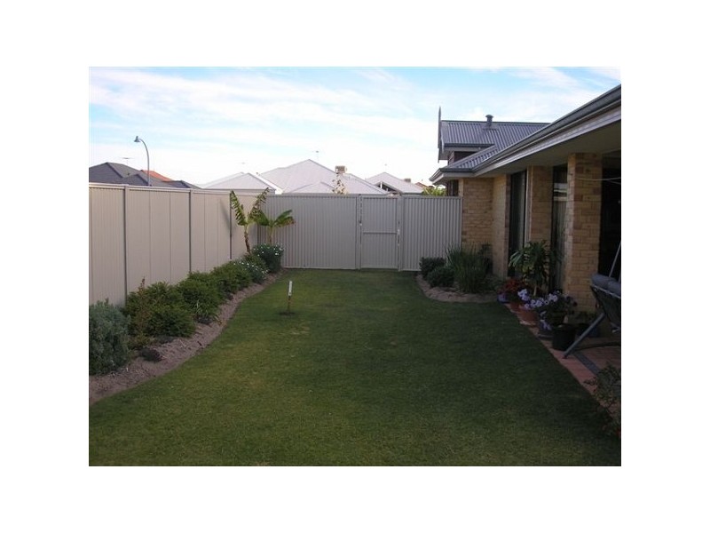 10 Edenhall Terrace, Waikiki WA 6169