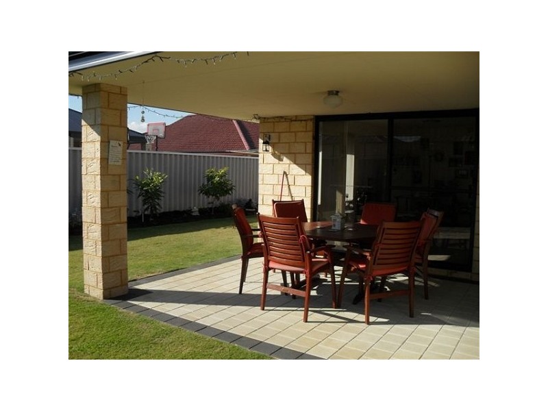 100 Rae Road, Shoalwater WA 6169