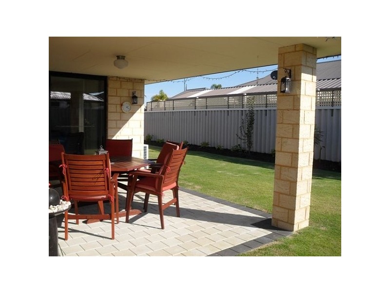 100 Rae Road, Shoalwater WA 6169