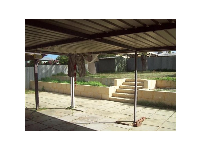 22 Cimbor Way, Parmelia WA 6167