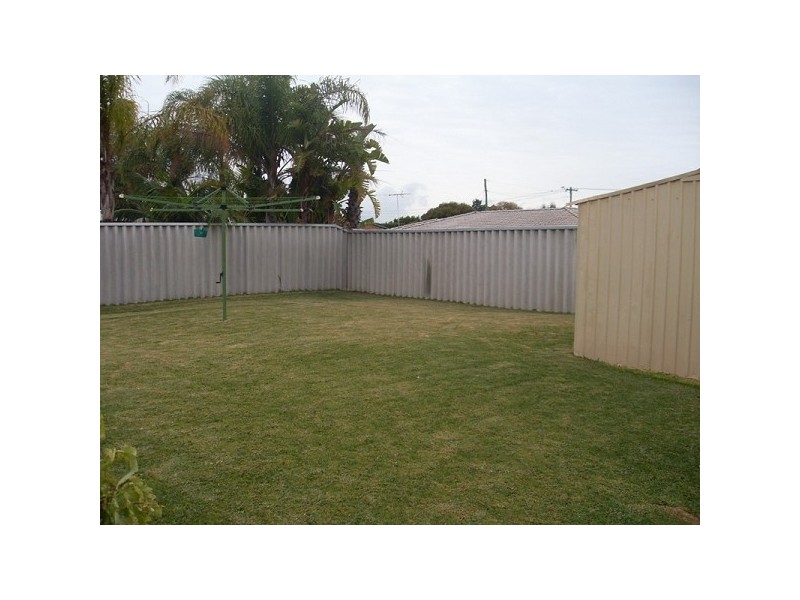 7 Fitzroy Close, Cooloongup WA 6168