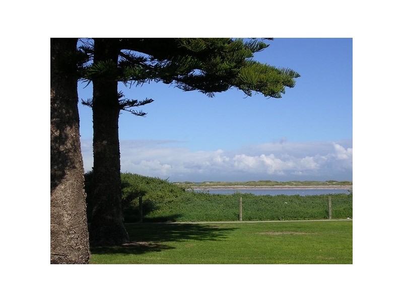 266 Safety Bay Road, Safety Bay WA 6169