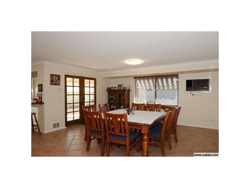 2/1 Cadbury Street, Warnbro WA 6169