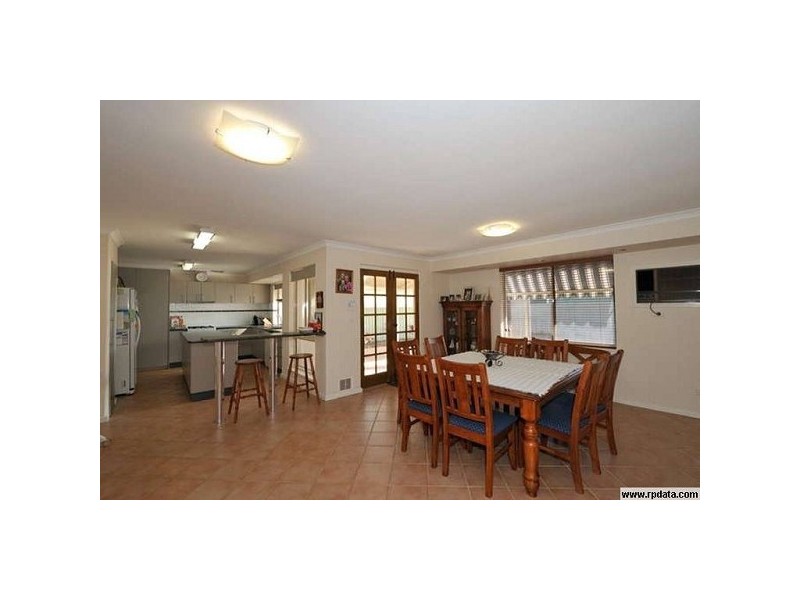 2/1 Cadbury Street, Warnbro WA 6169